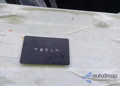 2023 Tesla Model Y Awd/Long Range Dual Motor All-Wheel Drive z USA, uszkodzony, nr VIN 7SAYGDEE6PF969696